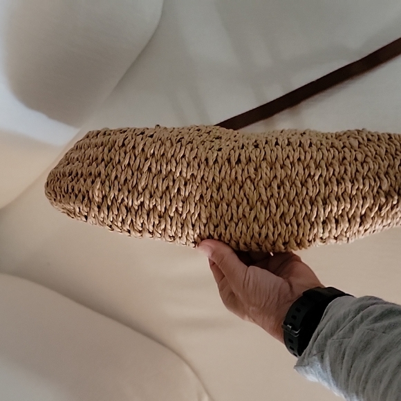 Tara Grinna Med Straw Tote - Picture 11 of 11